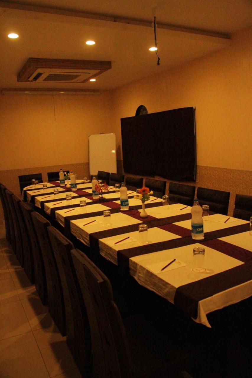 Tgi Apple Inn Jaipur Eksteriør billede