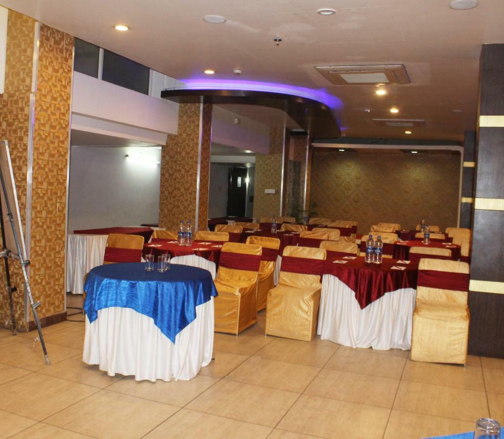 Tgi Apple Inn Jaipur Eksteriør billede